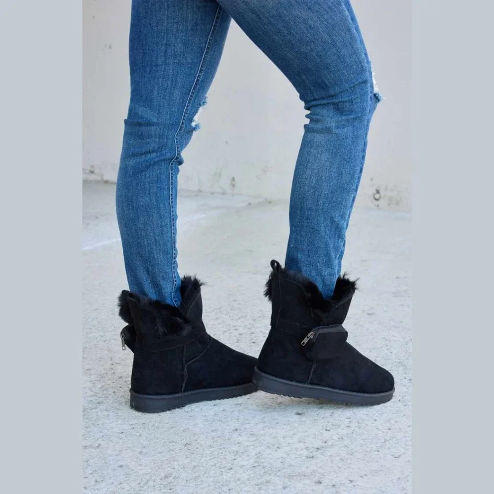 Black Plush Thermal Winter Boots Faux Fur Lined Zip Pocket New